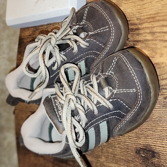 Buster Brown Noah Toddler Childrens Shoes Size 6M Oxford Sneaker Toe Zone - Picture 1 of 10